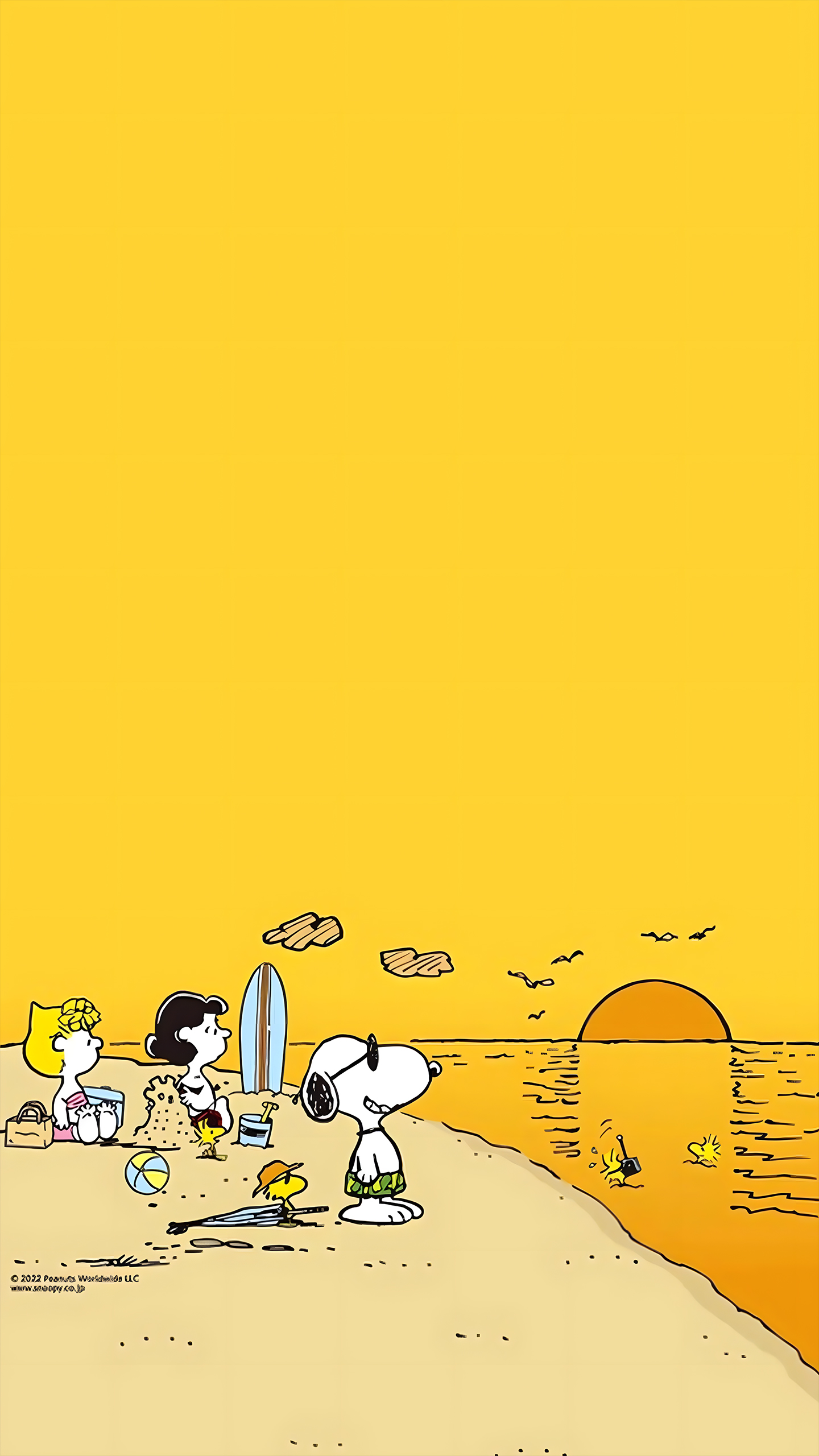Snoopy’s Golden Beach Escape: Let the Summer Vibes Roll In!