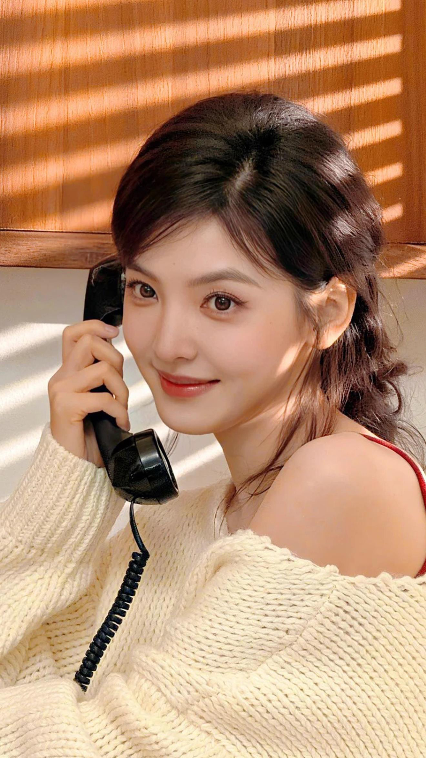 Zhang Ruonan's Stunning Looks Hit Hard!