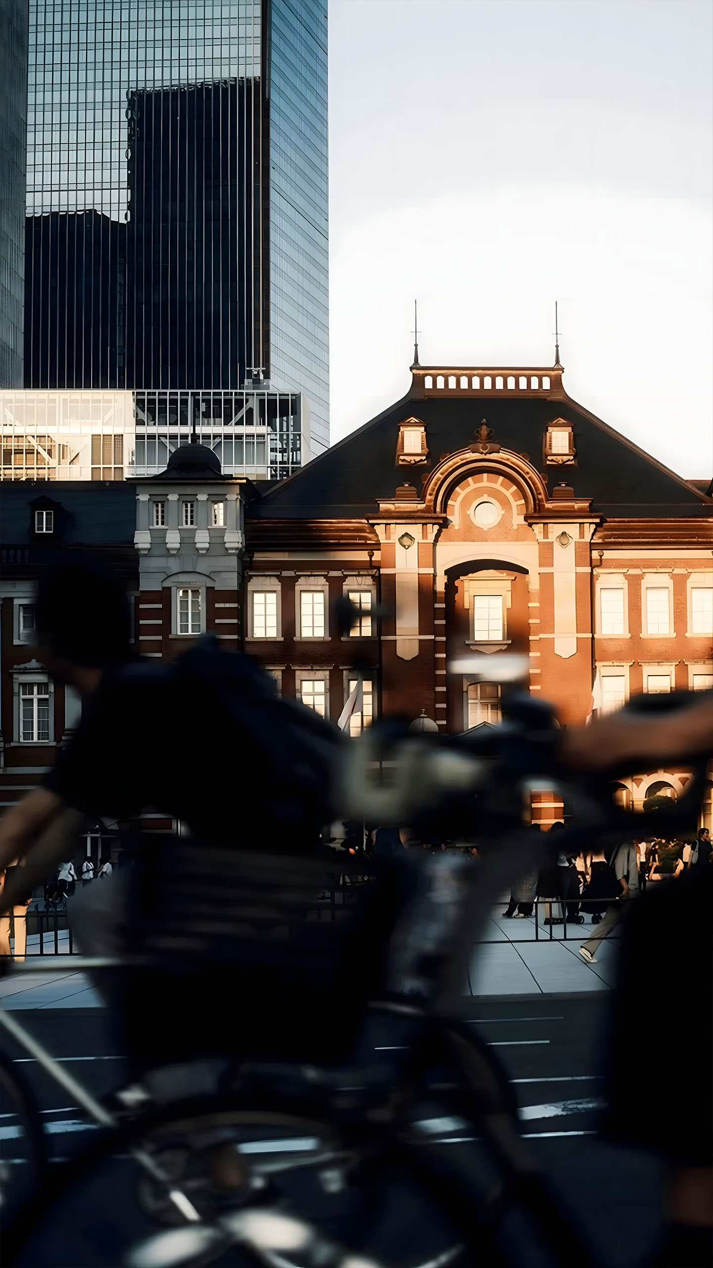 This Historic Building & Skyscraper Scene Is Stunning: Warm Hues + Urban Vibe = Perfect City Charm!