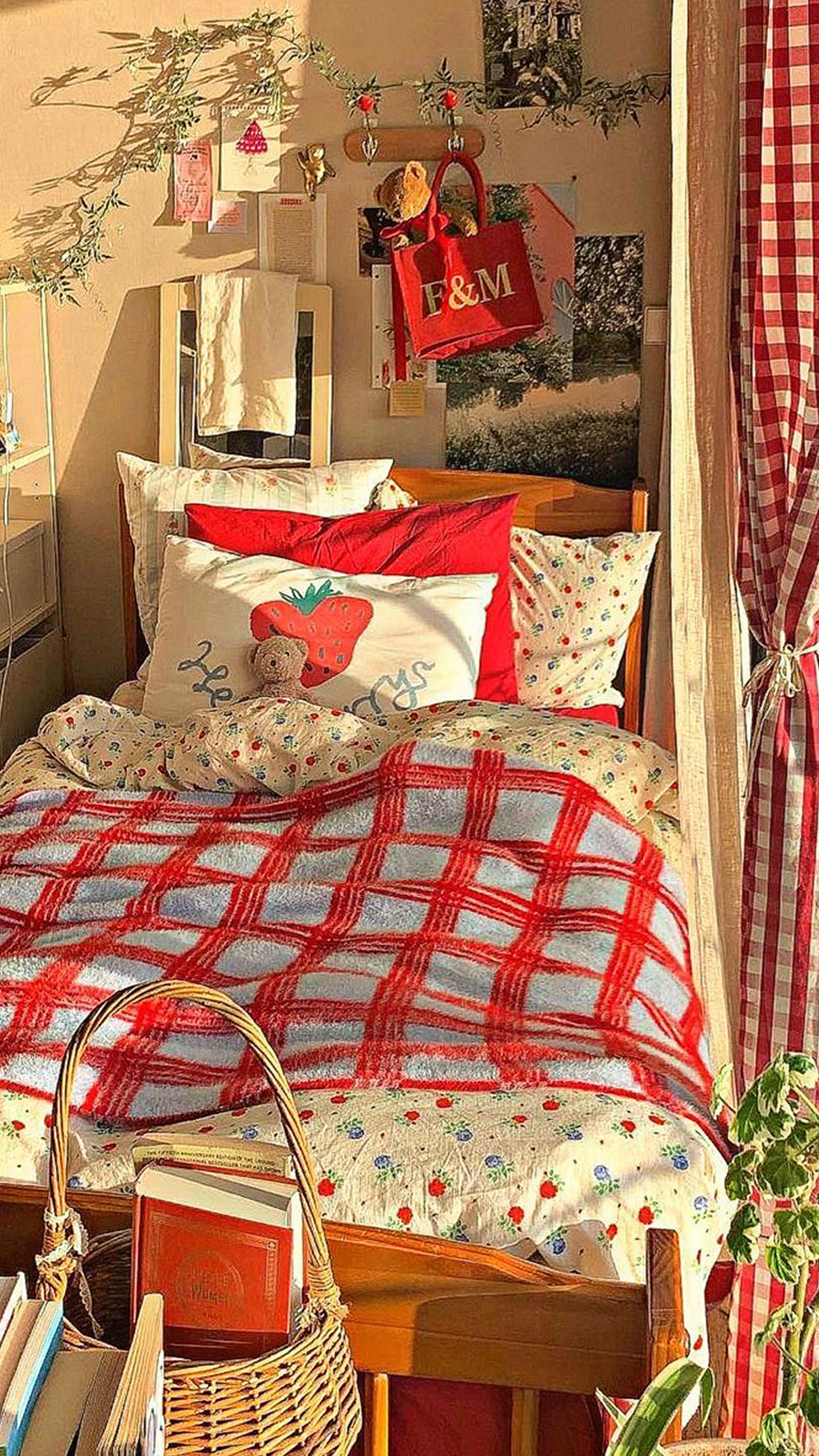 From TH Cafes to MY Bedrooms - So Trendy!